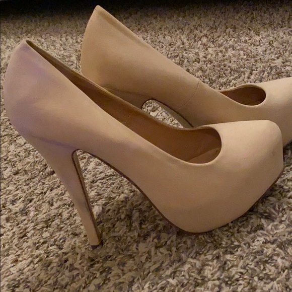 Heels - Picture 2 of 2